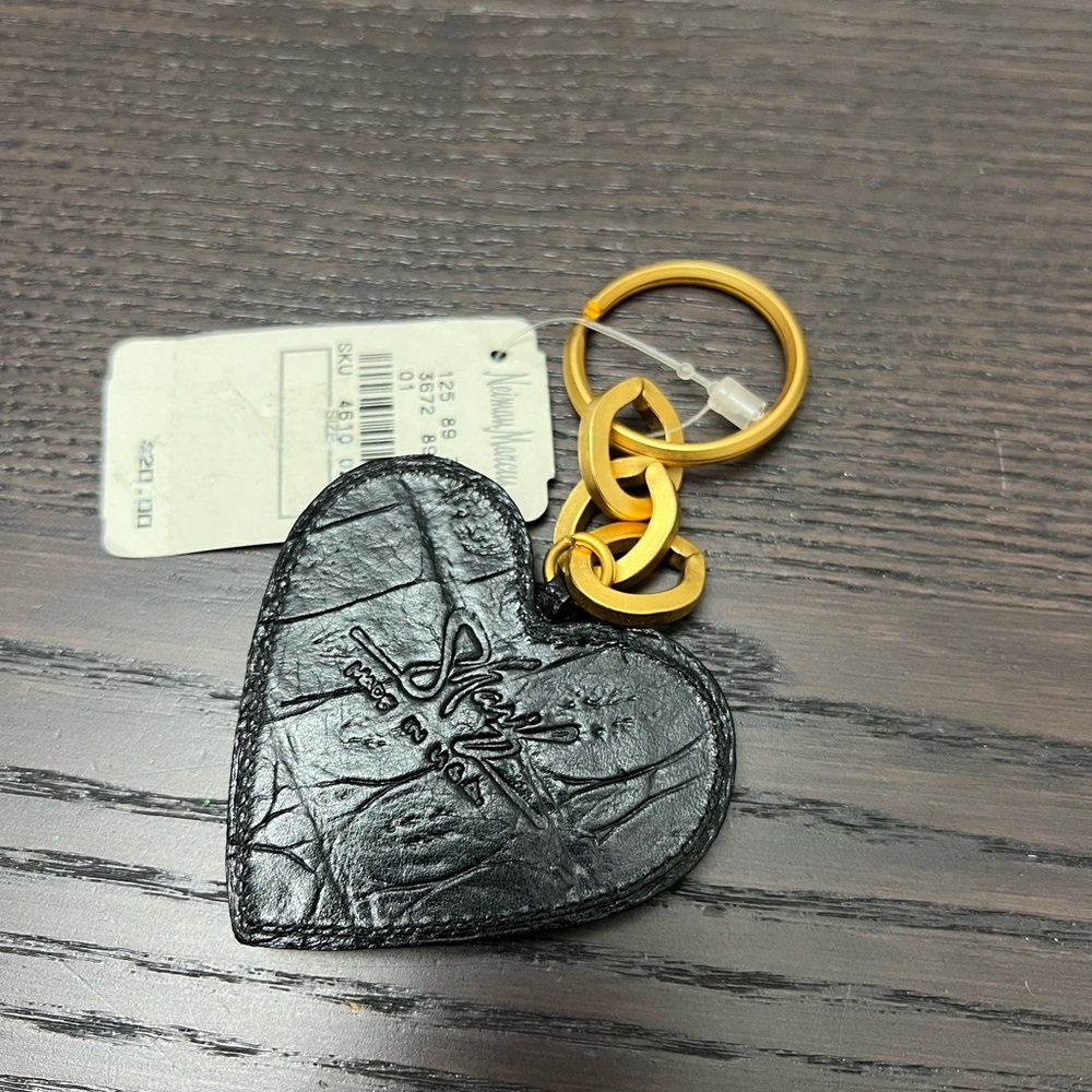 Sharif leather Heart-Shaped Red and Gold Keychain - Picture 2 of 3